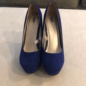 Massimo blue pumps